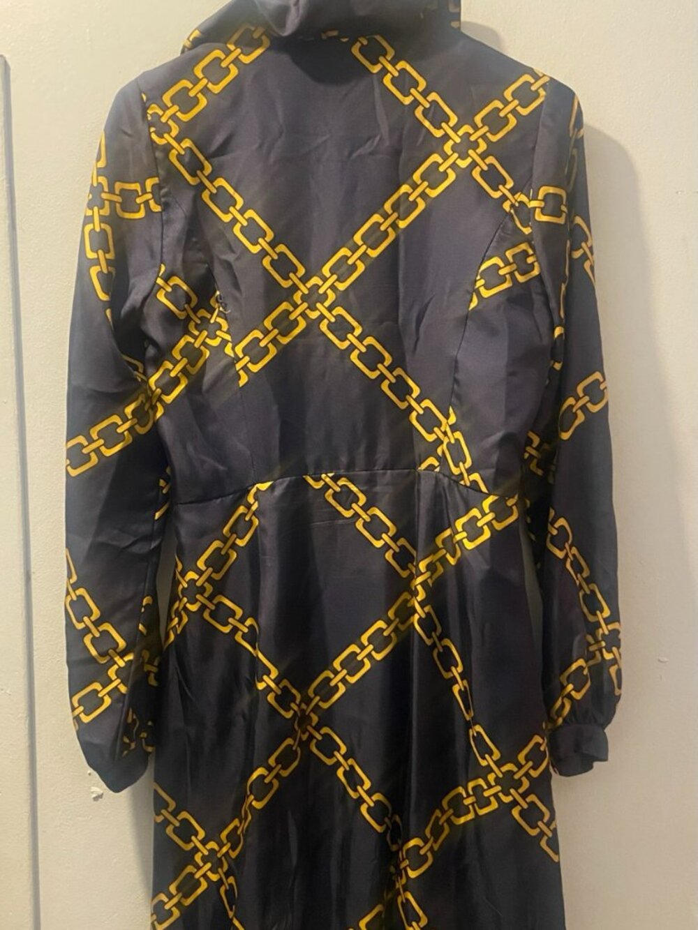Elizabeth McKay Navy Gold Chain Print Wrap Dress Size 4 + 2 Belts - Picture 7 of 8